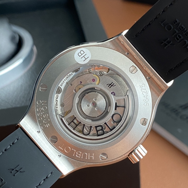 ウブロコピー時計背面デザイン